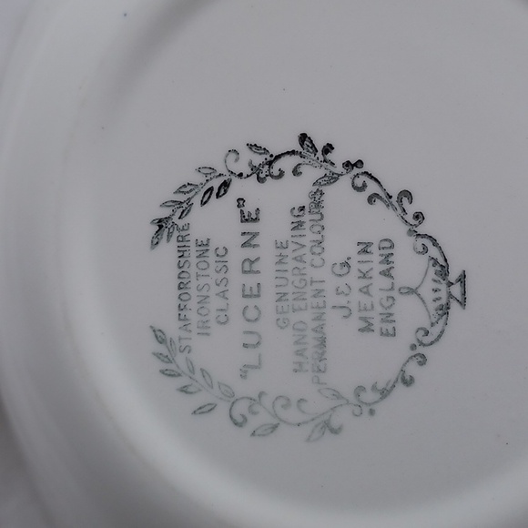 J. & G. Meakin England "Lucerne" Staffordshire Ironstone Serving Bowl - Picture 4 of 5